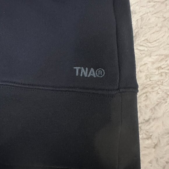 Aritzia TNA Cozy Fleece Boyfriend V-Neck - Picture 3 of 7